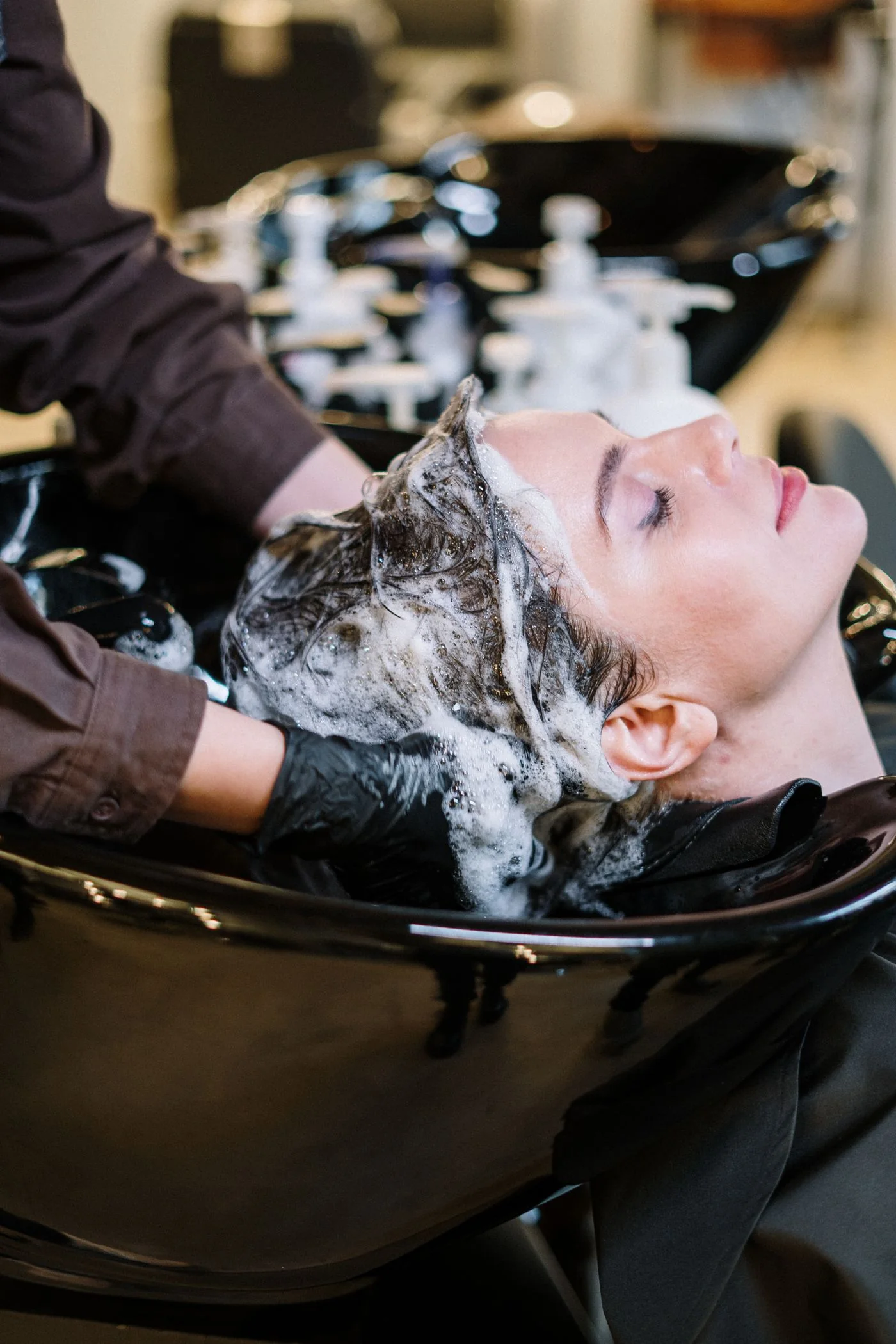 Pielęgnacja włosów w salonie, fotografia ilustracyjna